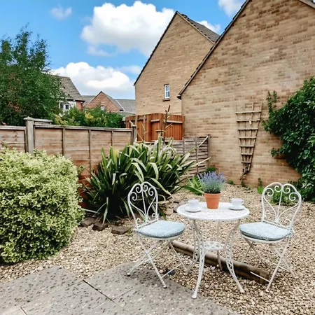 4-bedroom Contractor House Sleeps 9 With Parking Bristol