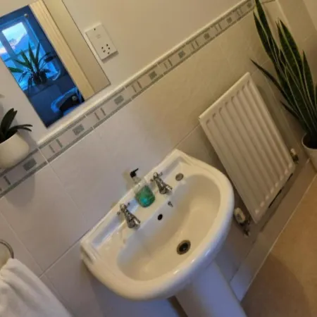 4br Contractor House Sleeps 9 Parking